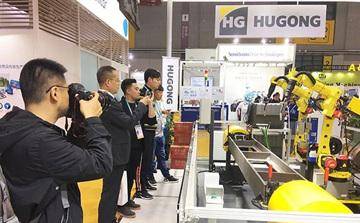 第二届进博会浙江日报拍摄918博天堂(中国游)最新官方网站意大利CEA展位